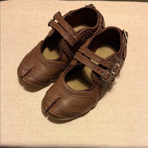 Nike Air Rift - Picture 1 of 3